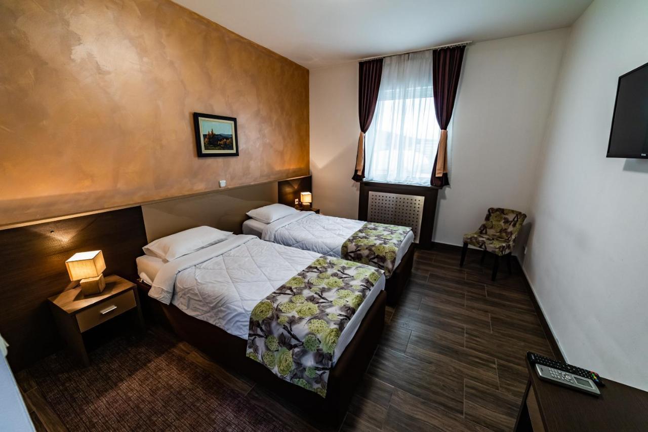 Hotel Albo 보르 외부 사진
